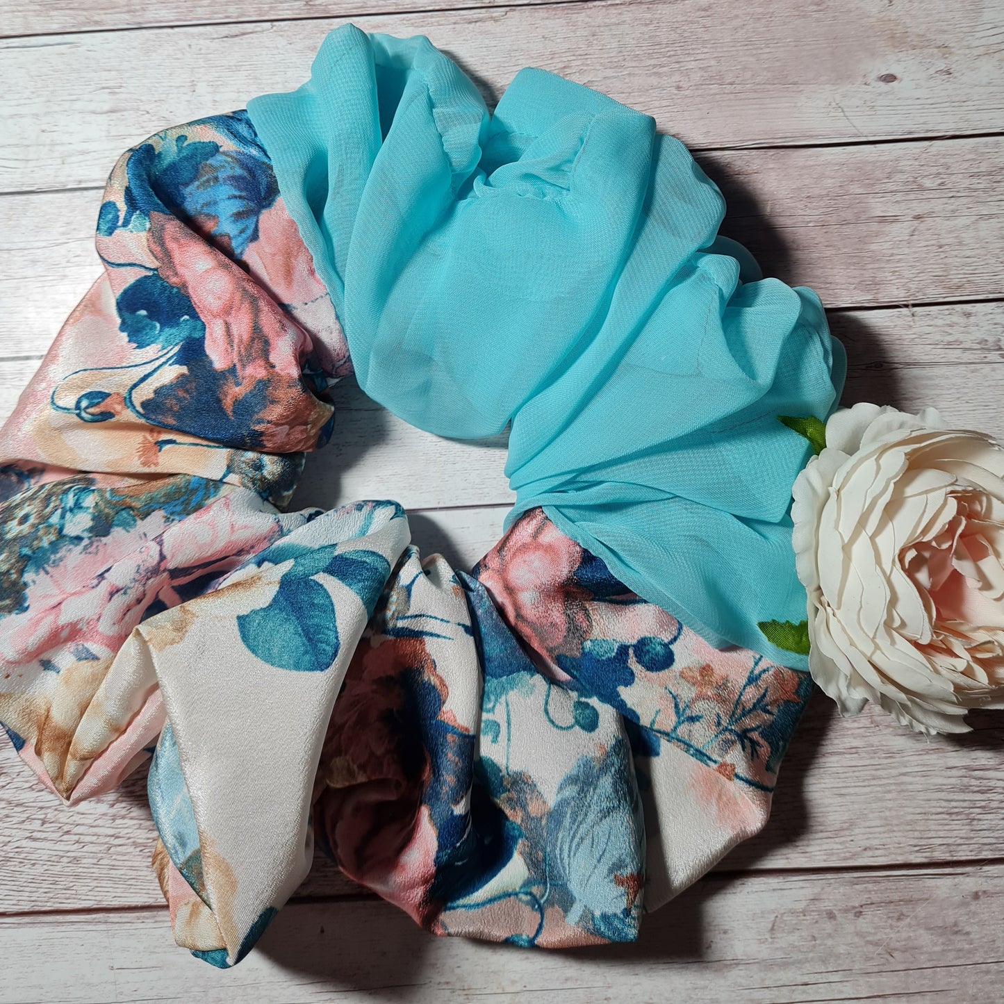 XL SCRUNCHIE limited edition