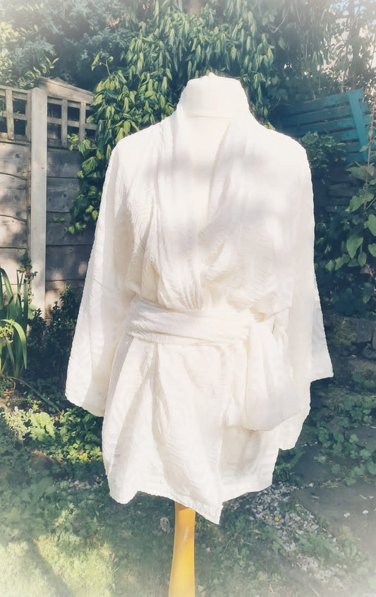 Handmade modern style Japanese kimono White with belt style ONE SIZE