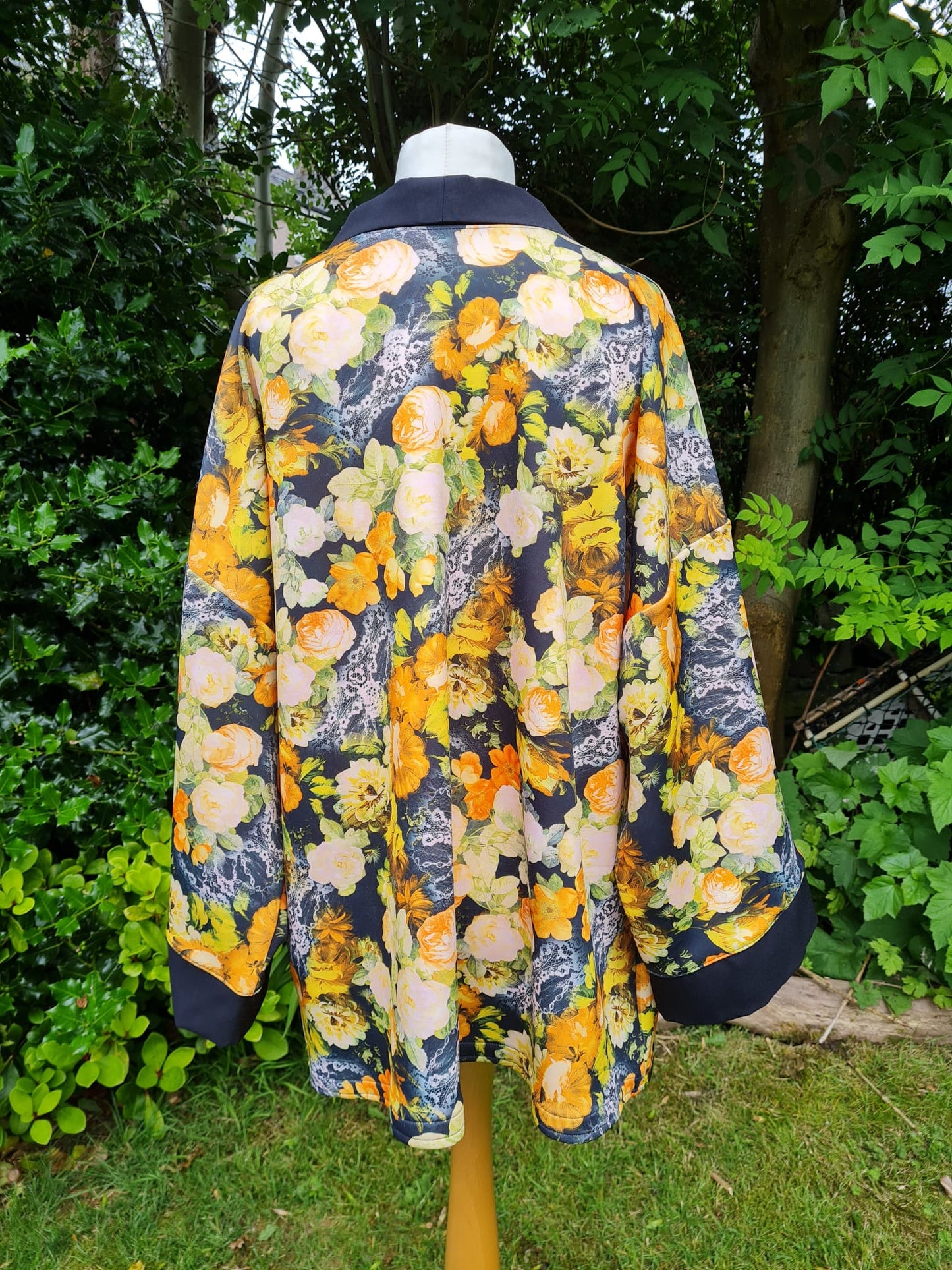 Handmade modern style Japanese kimono Autumn colour floral design XL