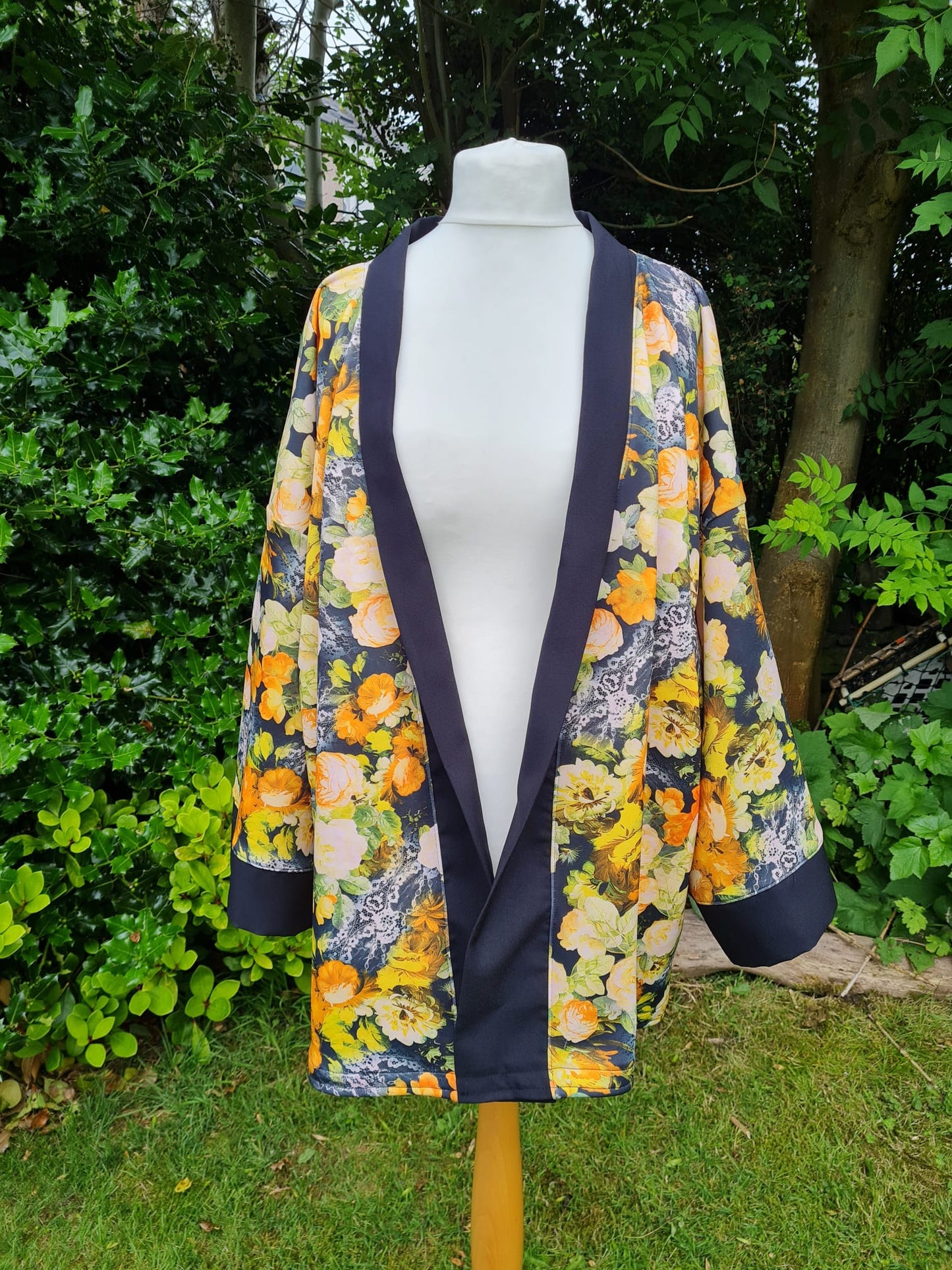 Handmade modern style Japanese kimono Autumn colour floral design XL