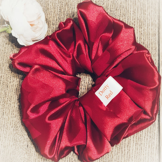 ♡♡♡Valentines Drop♡♡♡               XL Satin scrunchie. Beautiful red XL scrunchie with heart design. (7inche diameter)